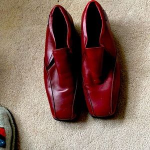 Burgundy/Red Mephisto shoes. US size 8. Worn only a few times. leather